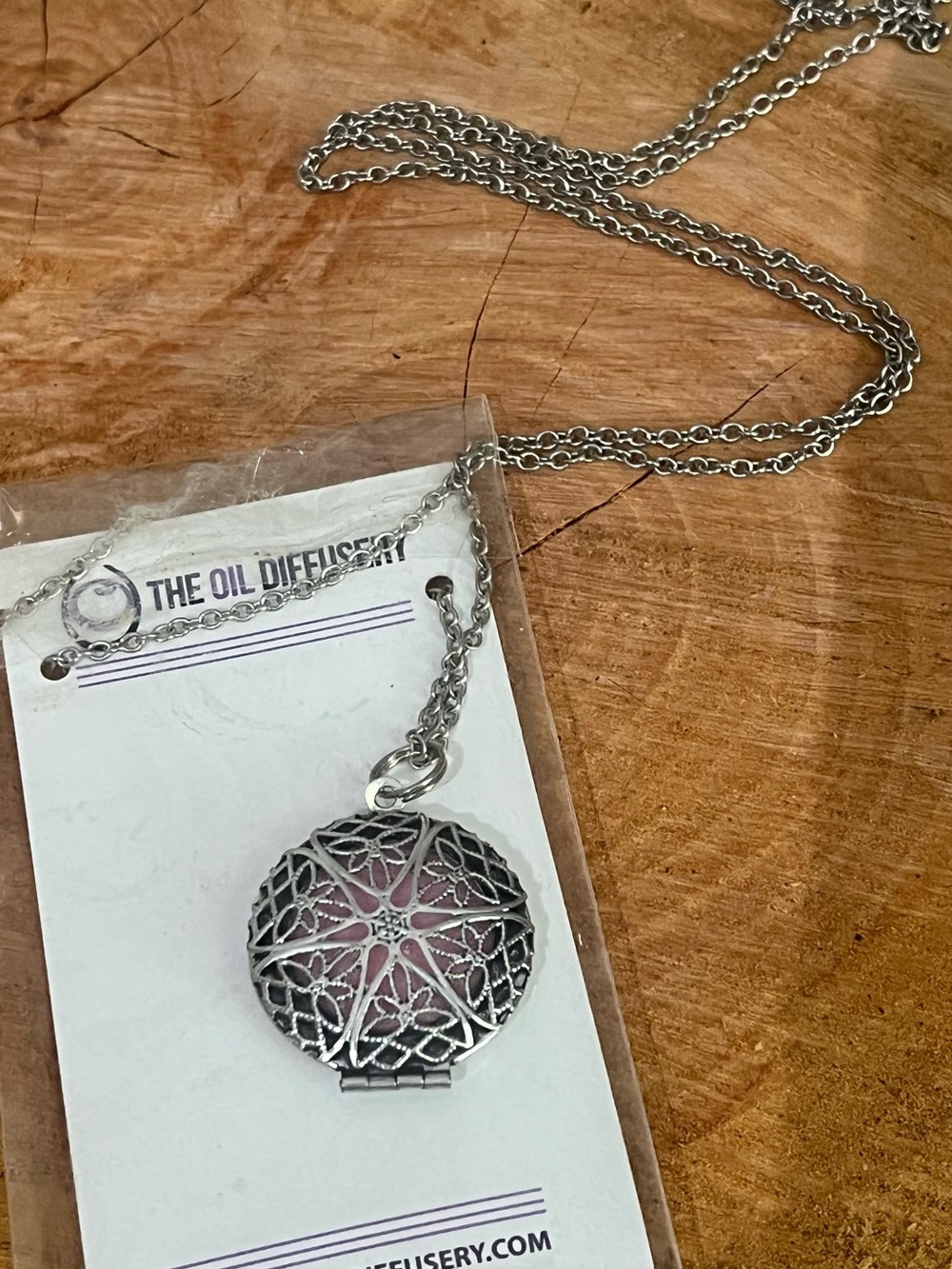 Aromatherapy Oil Diffuser Locket Necklace Silver Tone Pendant Colorful Felt Pads